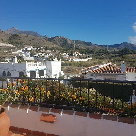 Bonita Villa En Nerja Casa Palomas Exterior foto