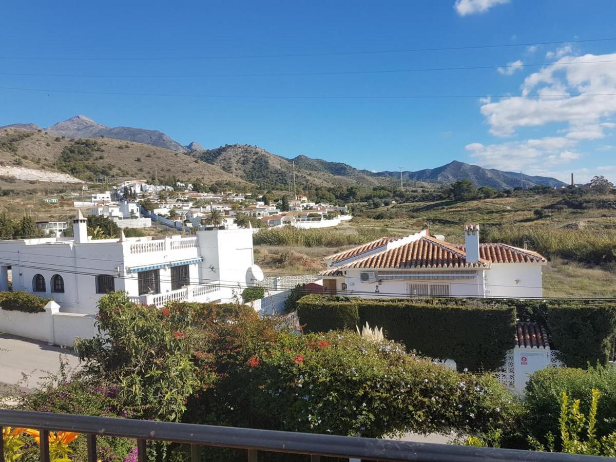 Bonita Villa En Nerja Casa Palomas Exterior foto