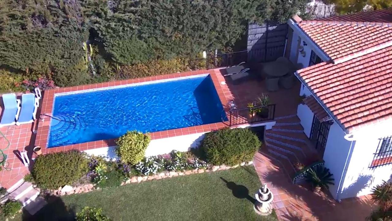 Bonita Villa En Nerja Casa Palomas Exterior foto